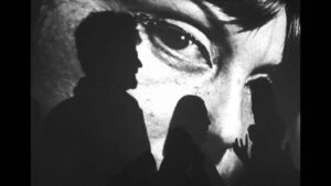 Fotografia de Clarice Lispector. Em silhuetas: Luiz Fernando Carvalho, Nádia Gotlib e Maria Fernanda Candido